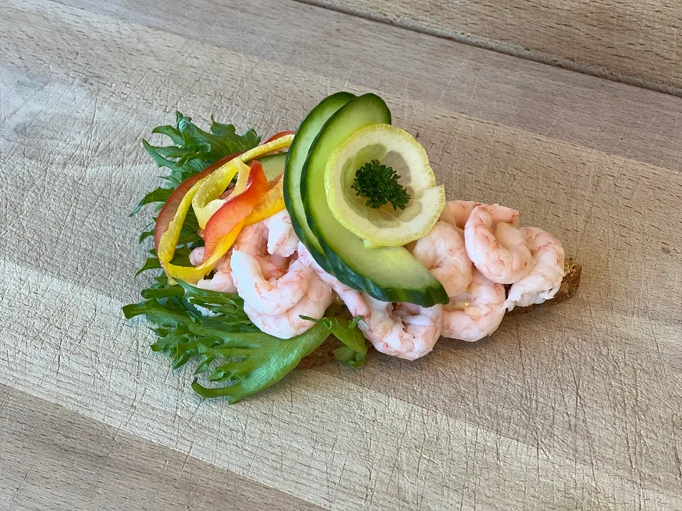Snitt med reke og majones